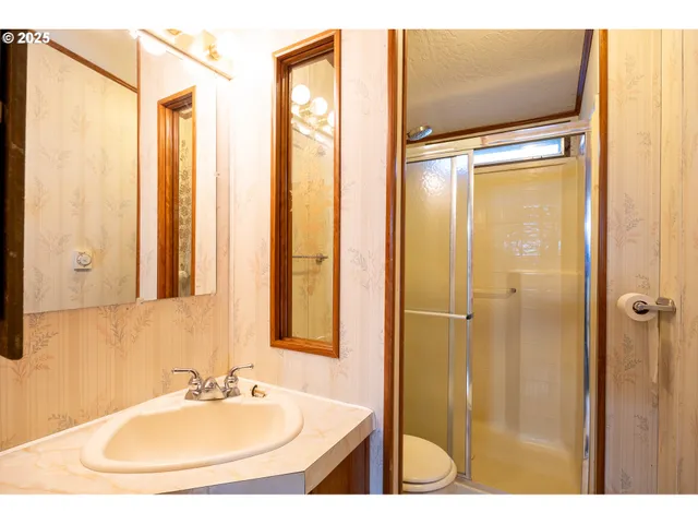 $300,000 | 130 Walter Court, Roseburg, OR 97471