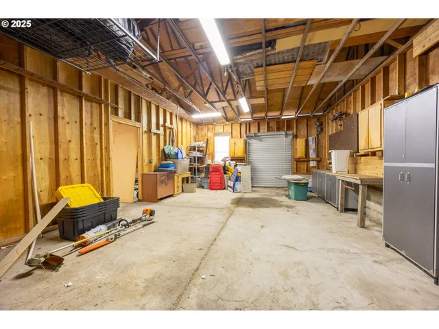 $300,000 | 130 Walter Court, Roseburg, OR 97471