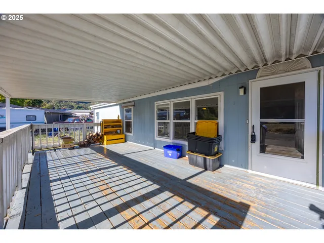 $300,000 | 130 Walter Court, Roseburg, OR 97471