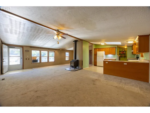 $300,000 | 130 Walter Court, Roseburg, OR 97471