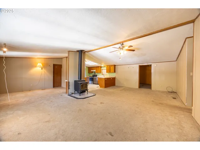 $300,000 | 130 Walter Court, Roseburg, OR 97471