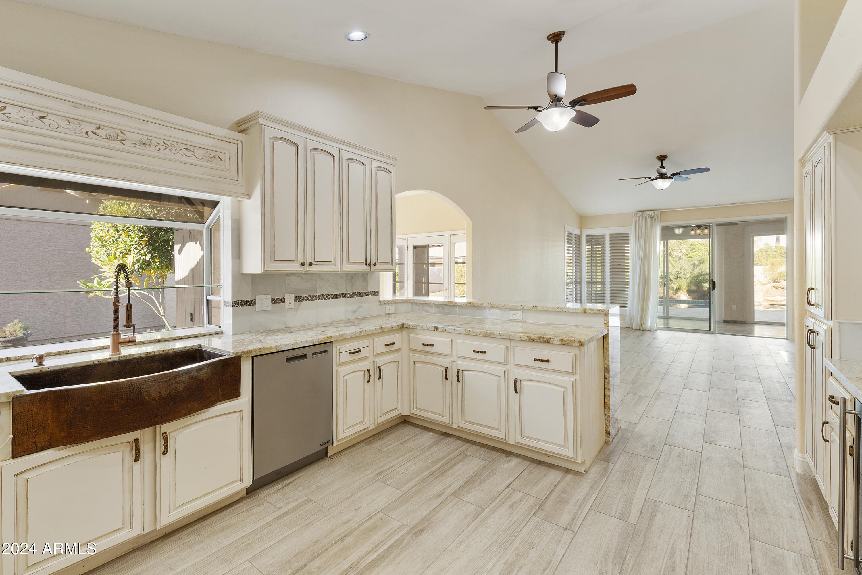 25418 East Spring Creek Road Chandler, AZ 85248 - Photo 16 of 52 Kitchen