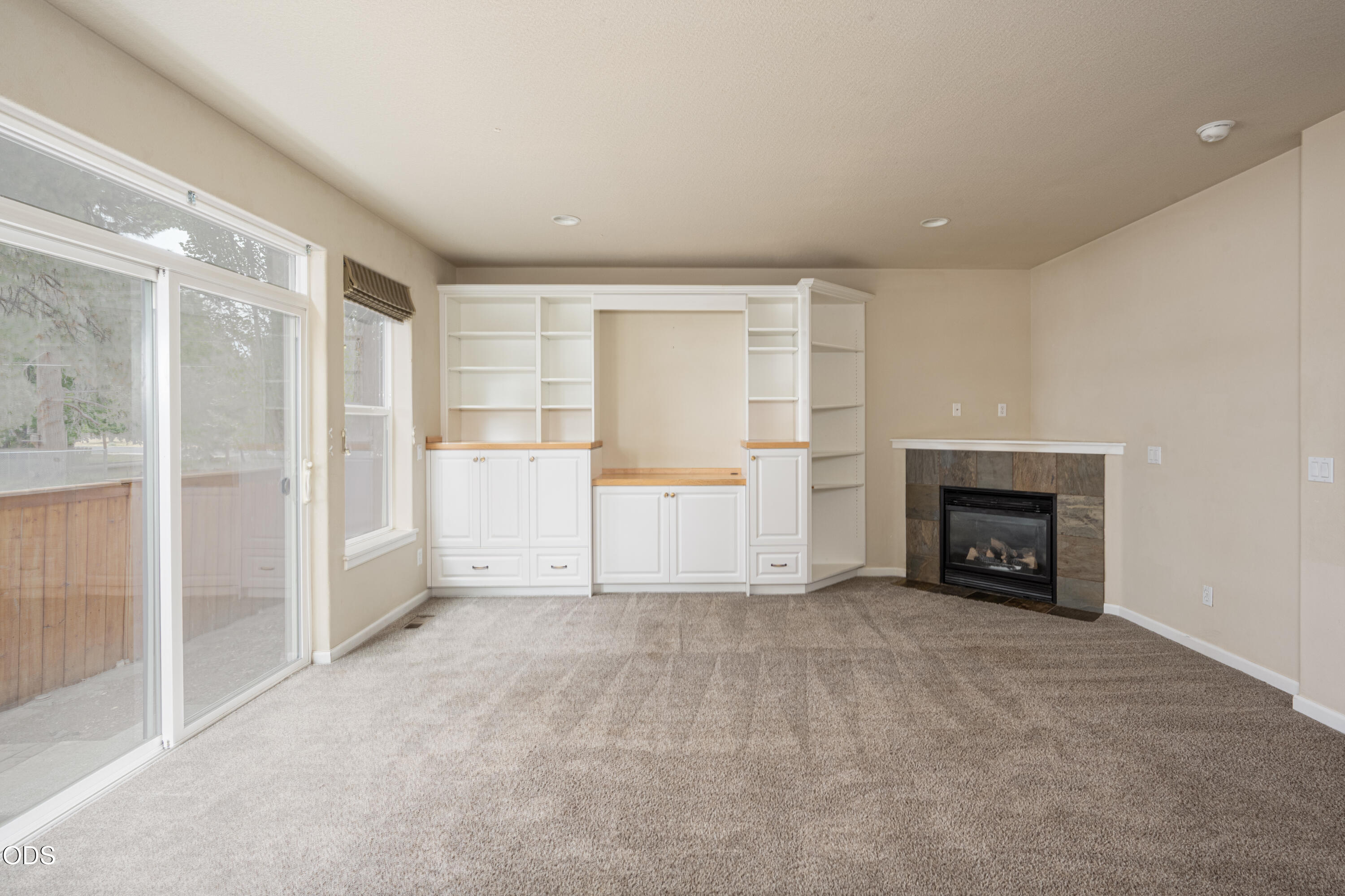 61506 Tall Tree Court Bend, OR 97702 - Photo 8 of 37