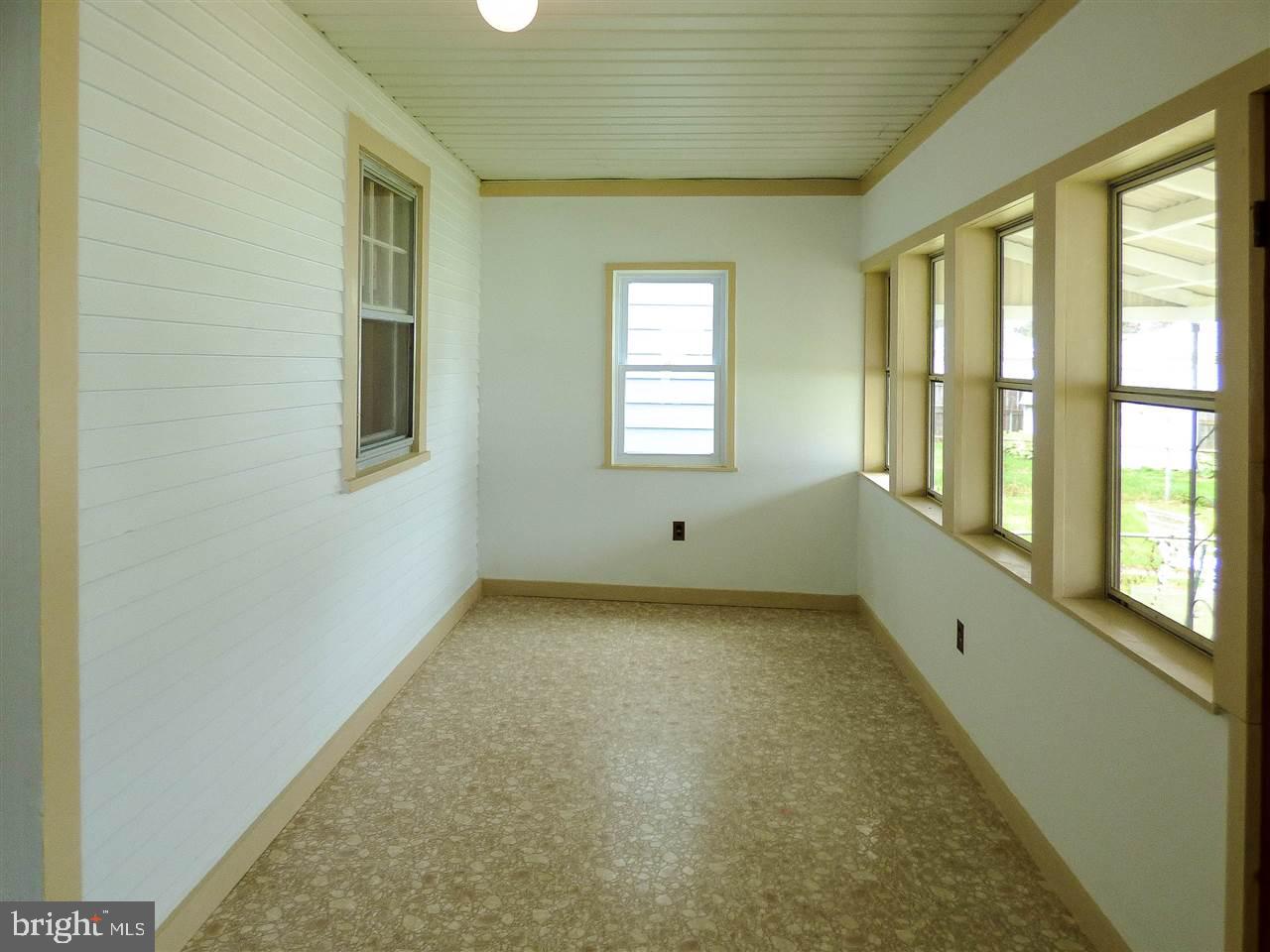 333 Springdale Road York, PA 17403 - Photo 13 of 36 Gallery Image 13