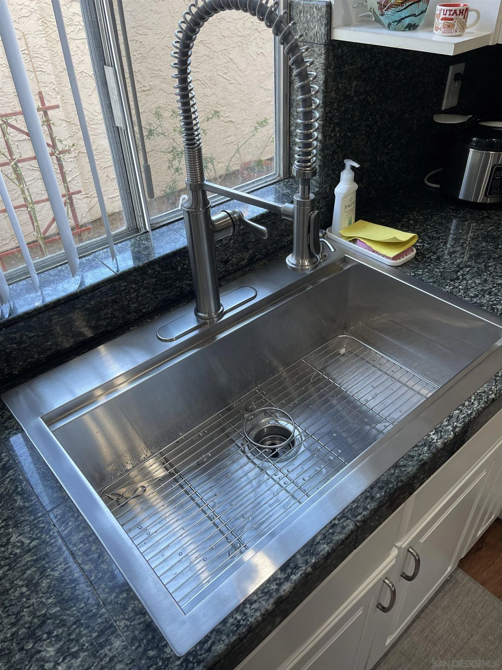 10306 Leila Lane Santee, CA 92071 - Photo 14 of 31 a view of a living room