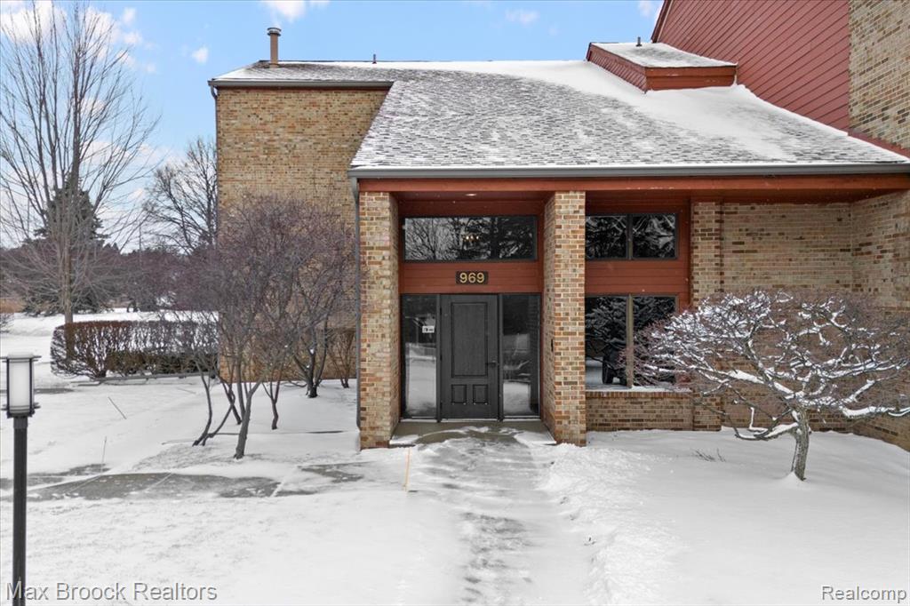 969 Green View Court, Unit 42 Rochester Hills, MI 48307 - Photo 2 of 41