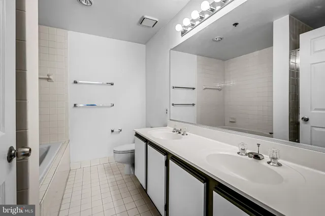 a bathroom with a tub