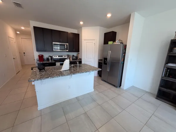 $2,250 | 676 Salisbury Circle, Fort Pierce, FL 34982