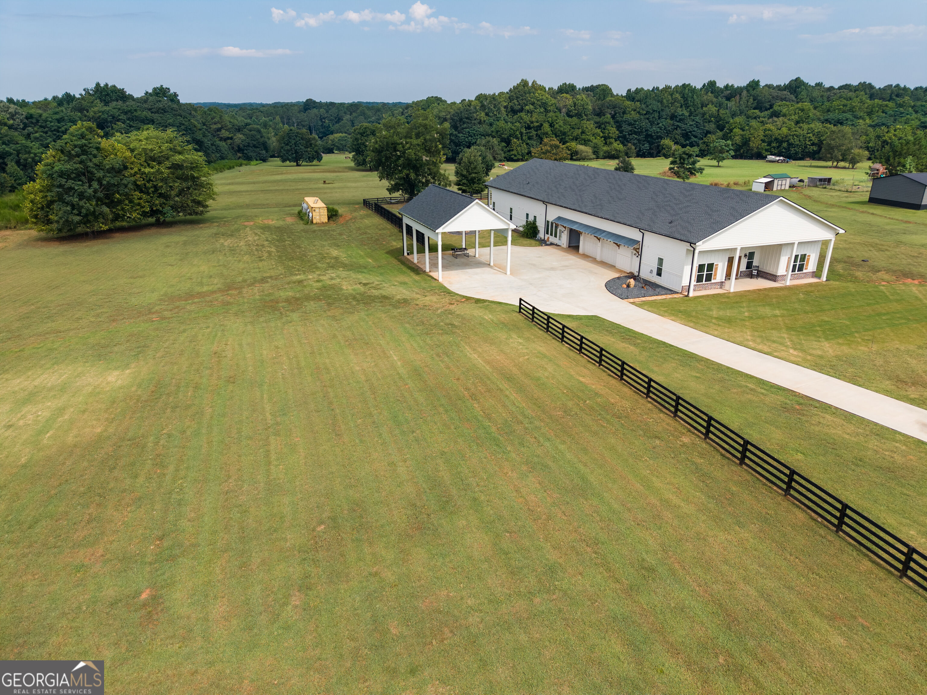 3441 Seven Islands Road Madison, GA 30650 - Photo 3 of 72 Gallery Image 3