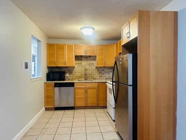 $2,300 | 47 West Street, Unit C4, Randolph, MA 02368