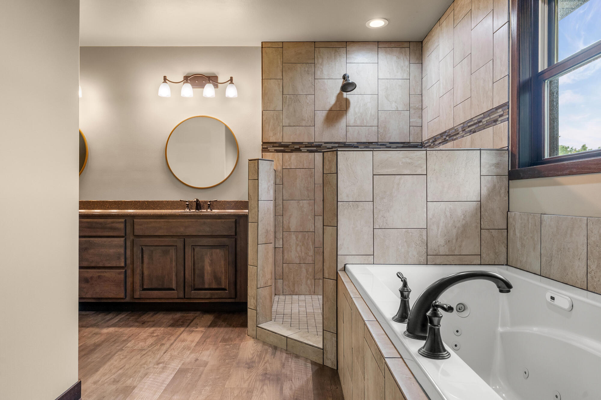 W25377 Park Road Trempealeau, WI 54661 - Photo 49 of 69 PRIMARY EN SUITE