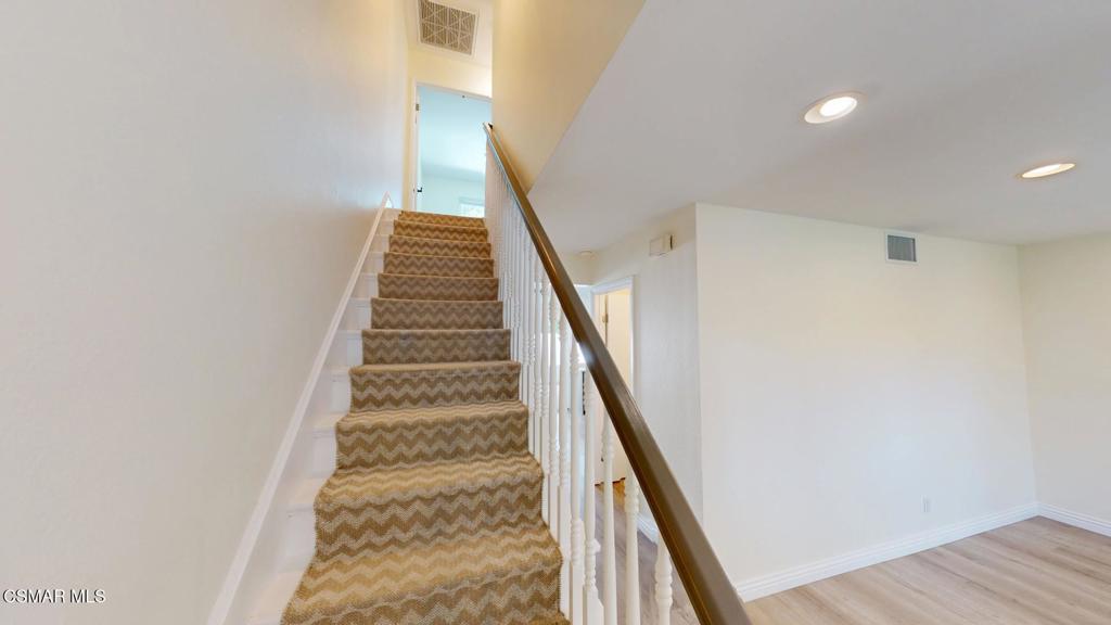 588 Rio Grande Circle Thousand Oaks, CA 91360 - Photo 14 of 30 a view of entryway