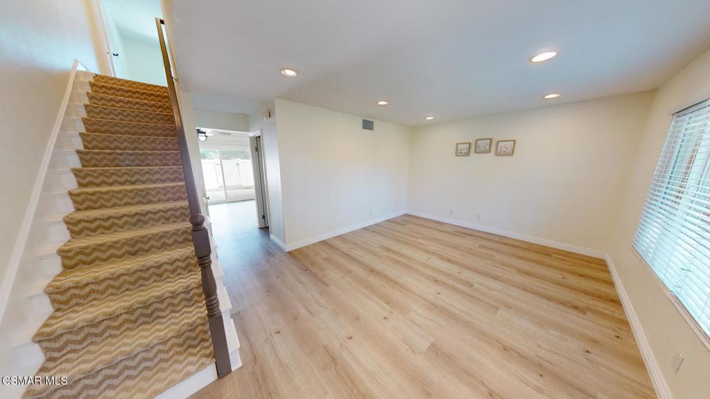 588 Rio Grande Circle Thousand Oaks, CA 91360 - Photo 4 of 30 a view of entryway with wooden floor