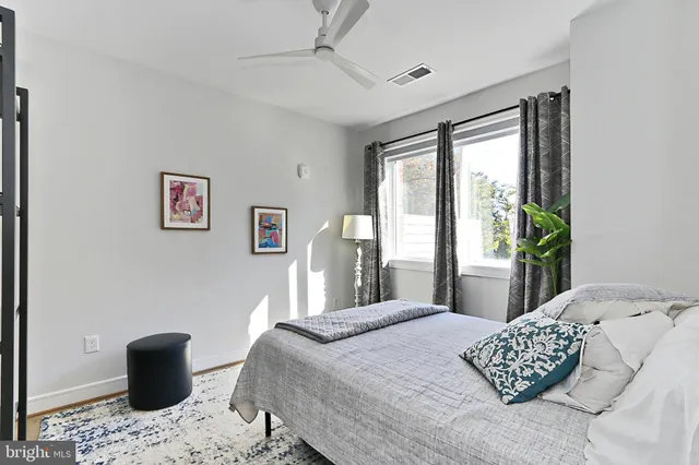 $3,850 | 635 Slaters Lane, Unit G01, Alexandria, VA 22314