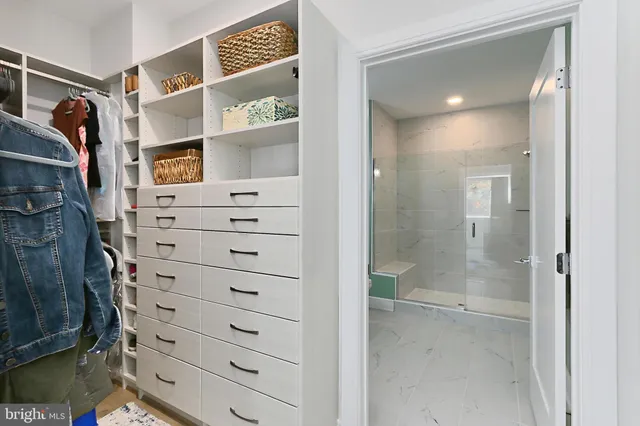 $3,850 | 635 Slaters Lane, Unit G01, Alexandria, VA 22314