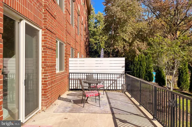 $3,850 | 635 Slaters Lane, Unit G01, Alexandria, VA 22314