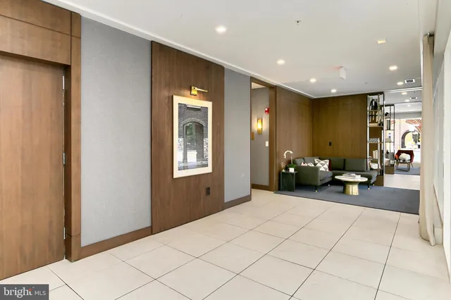 $3,850 | 635 Slaters Lane, Unit G01, Alexandria, VA 22314