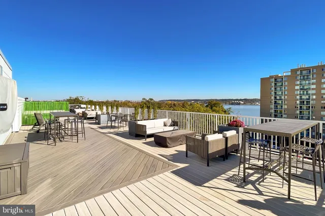 $3,850 | 635 Slaters Lane, Unit G01, Alexandria, VA 22314