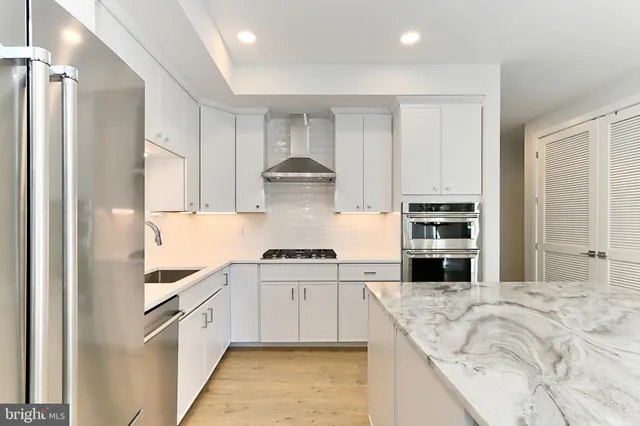 $3,850 | 635 Slaters Lane, Unit G01, Alexandria, VA 22314