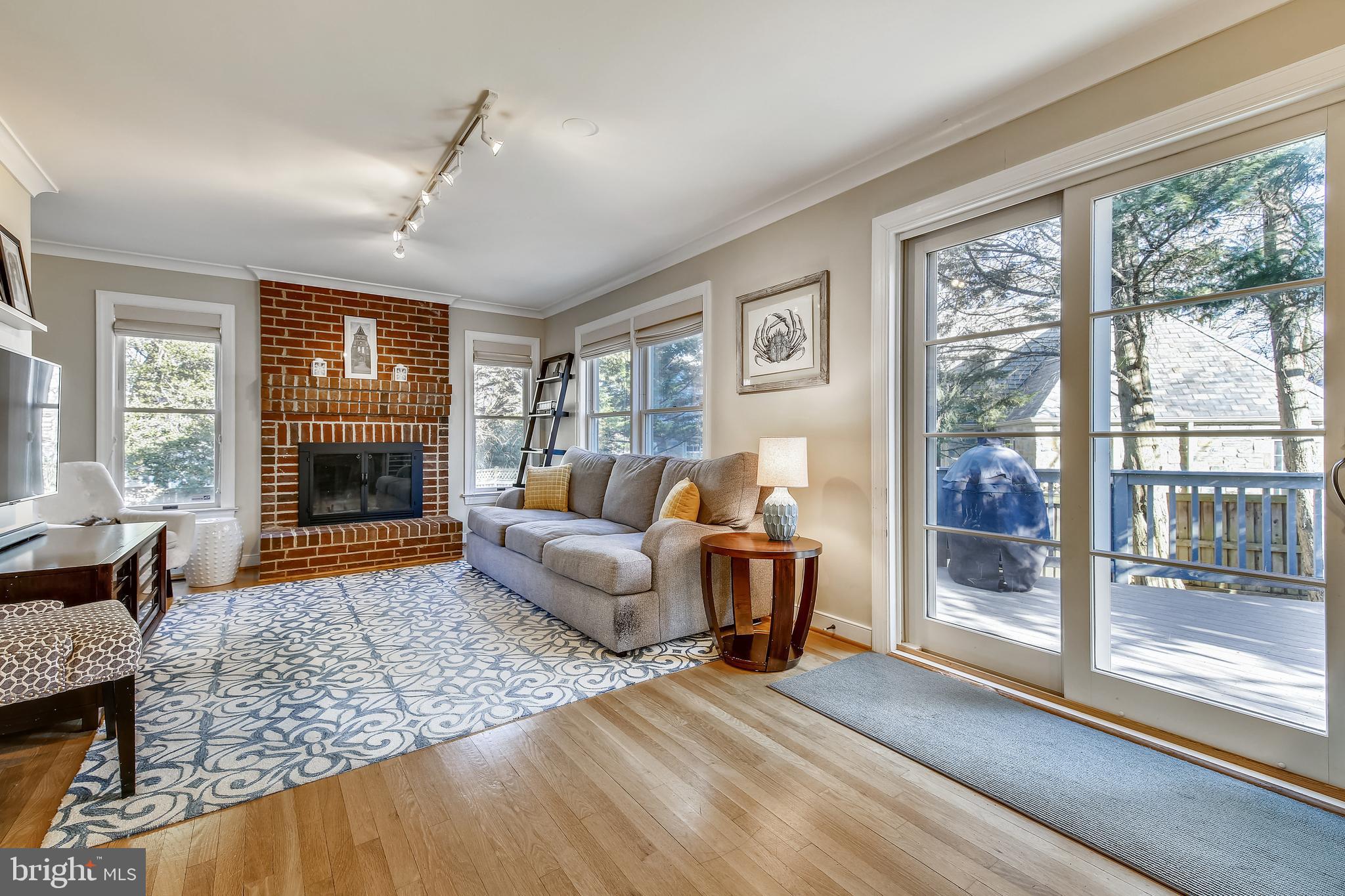 8011 Piney Branch Road Silver Spring, MD 20910 - Photo 12 of 35 Surround Windows and Wood-Burning FP