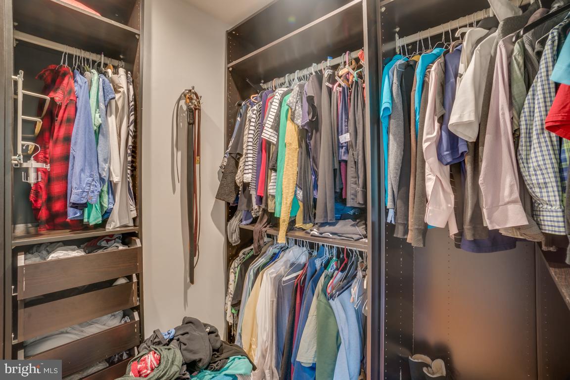 13100 Kidwell Field Road Herndon, VA 20171 - Photo 29 of 46 Custom closet organization