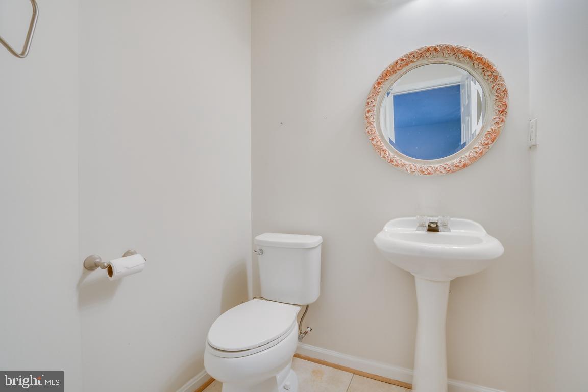 13100 Kidwell Field Road Herndon, VA 20171 - Photo 40 of 46 Lower level half bath