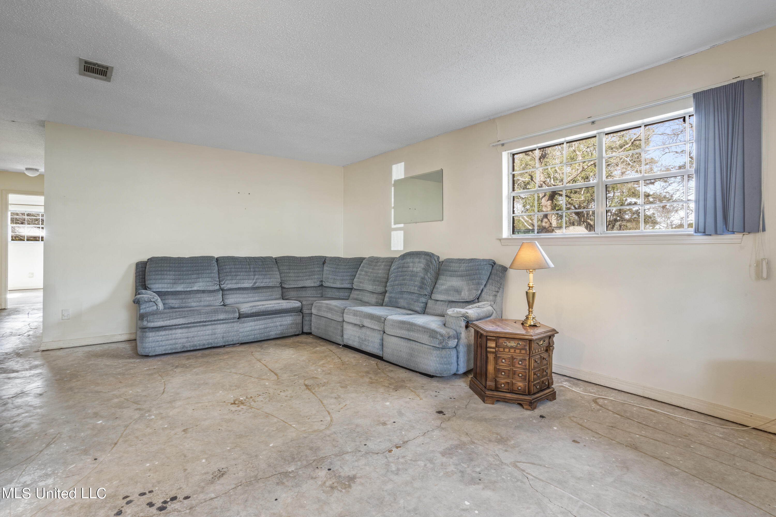 2708 Rolling Meadows Road Gautier, MS 39553 - Photo 5 of 26 005