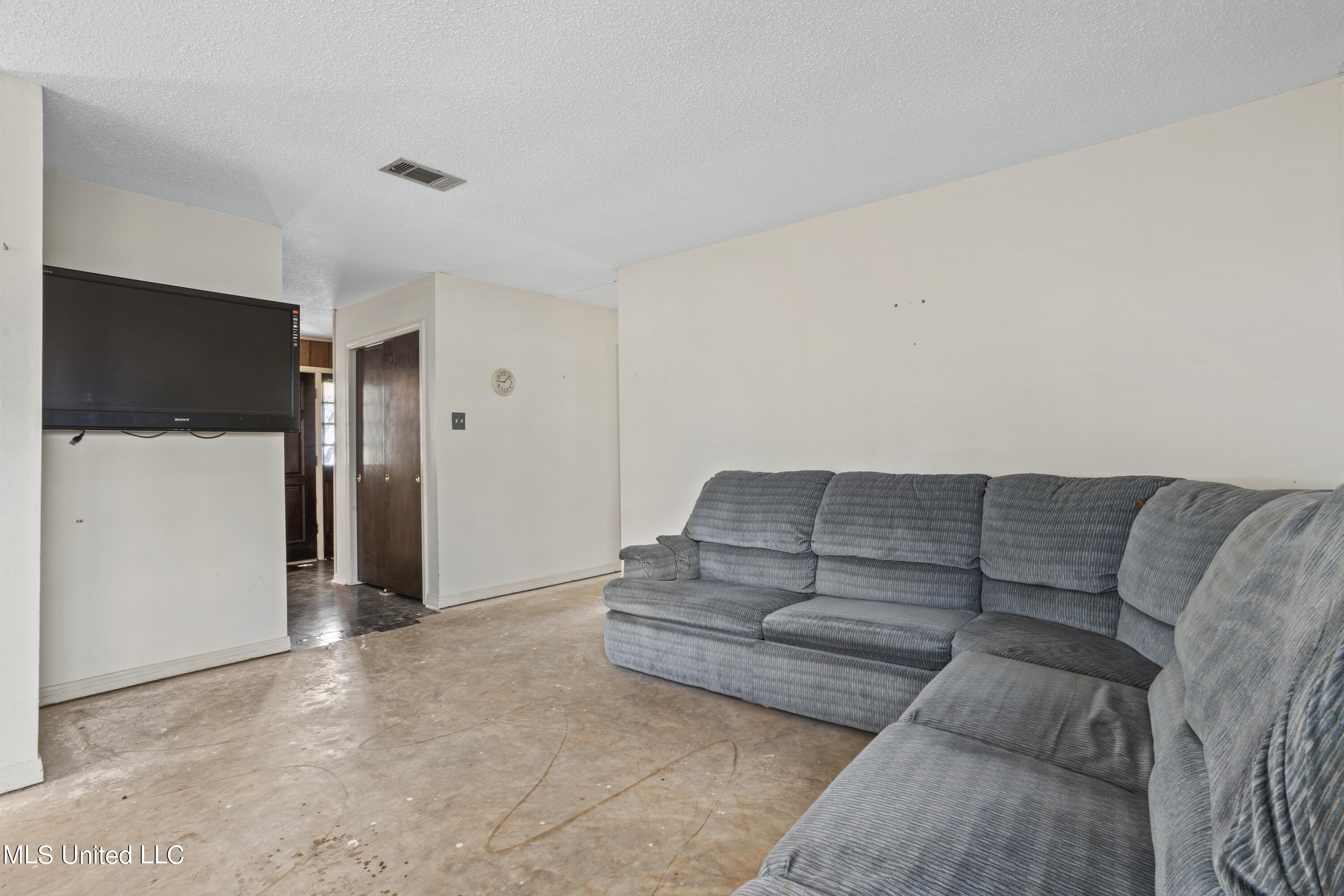 2708 Rolling Meadows Road Gautier, MS 39553 - Photo 6 of 26 006