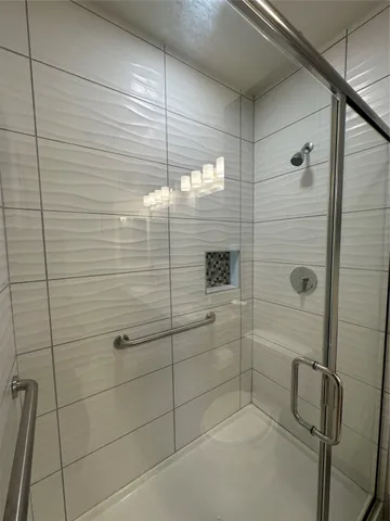 $290,000 | 6955 Turtlewood Drive, Unit 602, Houston, TX 77072