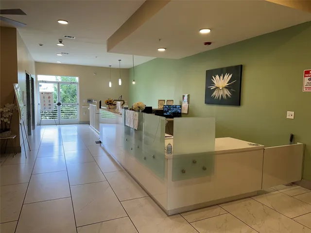 $290,000 | 6955 Turtlewood Drive, Unit 602, Houston, TX 77072