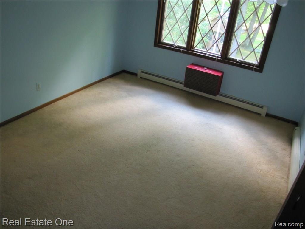 12301 Shaffer Road Davisburg, MI 48350 - Photo 12 of 22 IMG_4007.JPG