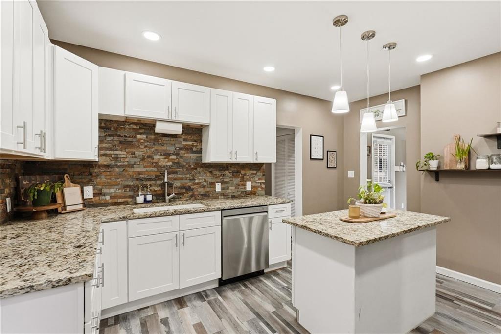 1629 Streets Run Road Pittsburgh, PA 15227 - Photo 11 of 35