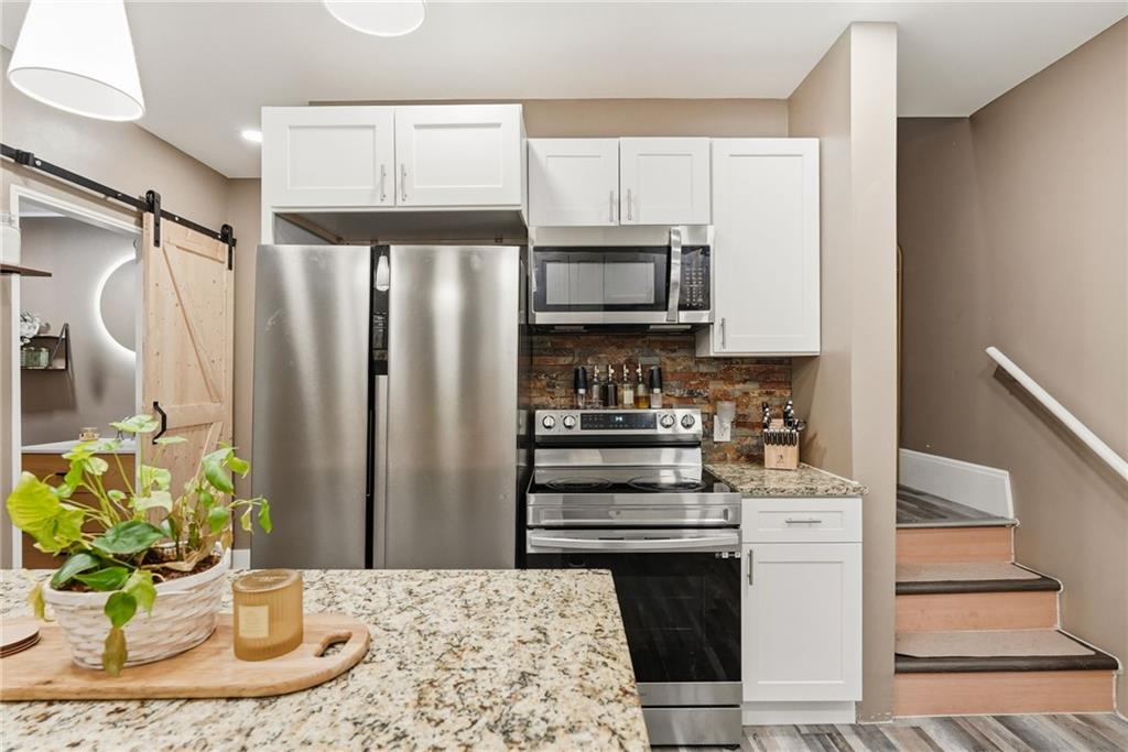 1629 Streets Run Road Pittsburgh, PA 15227 - Photo 14 of 35