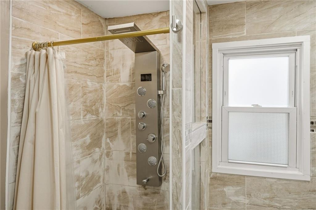 1629 Streets Run Road Pittsburgh, PA 15227 - Photo 20 of 35