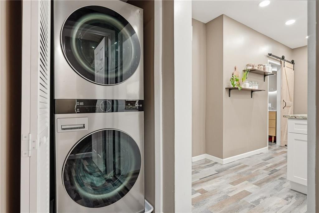 1629 Streets Run Road Pittsburgh, PA 15227 - Photo 22 of 35