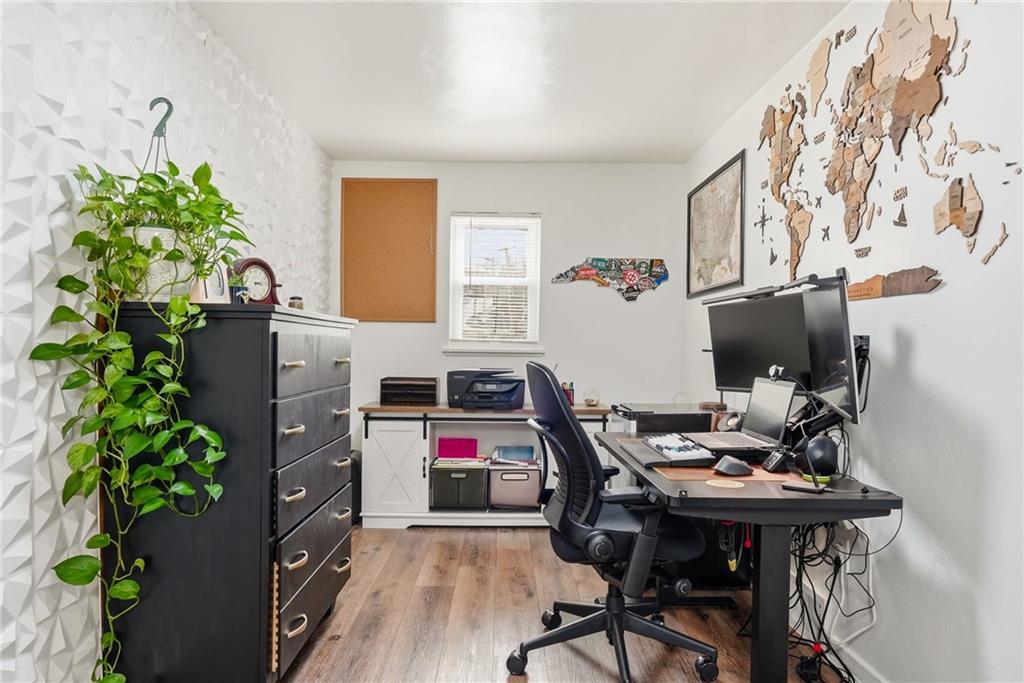 1629 Streets Run Road Pittsburgh, PA 15227 - Photo 30 of 35