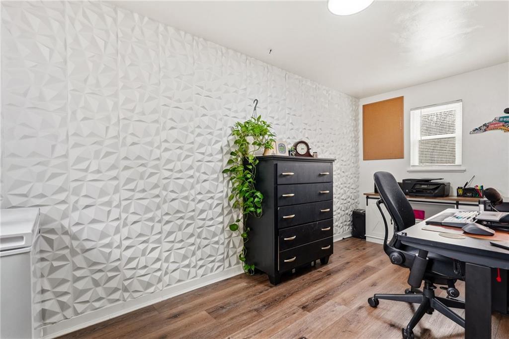 1629 Streets Run Road Pittsburgh, PA 15227 - Photo 31 of 35