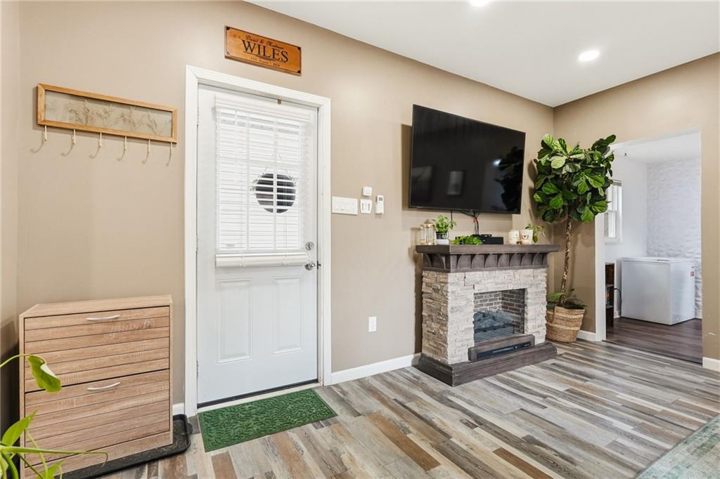 1629 Streets Run Road Pittsburgh, PA 15227 - Photo 6 of 35