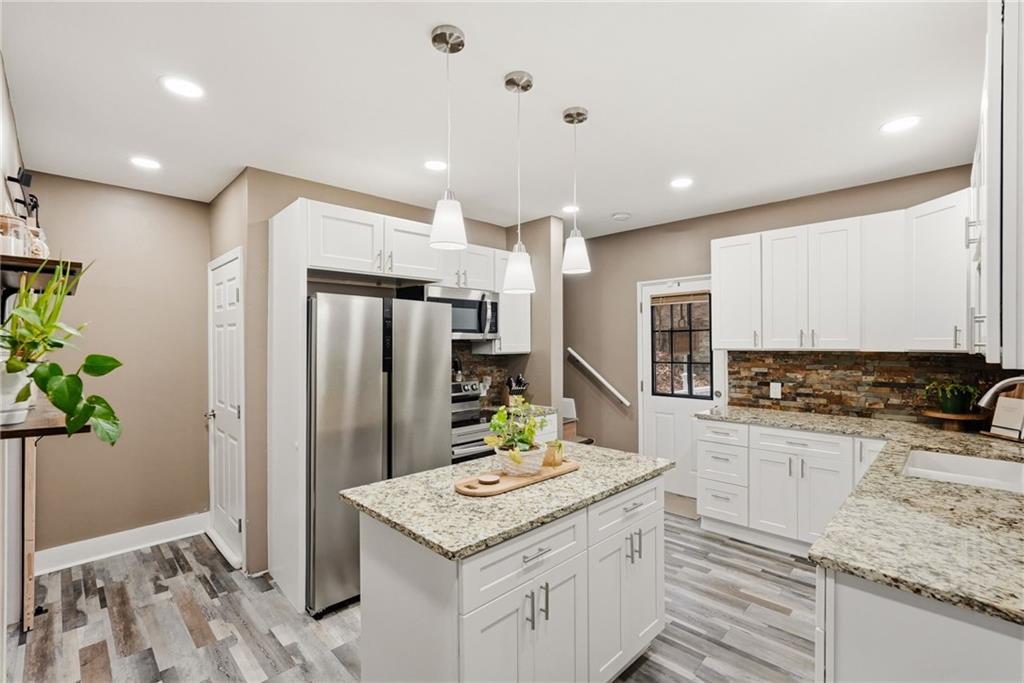 1629 Streets Run Road Pittsburgh, PA 15227 - Photo 8 of 35