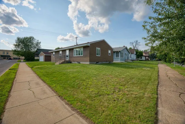 $180,000 | 115 East 25th Street, Hibbing, MN 55746
