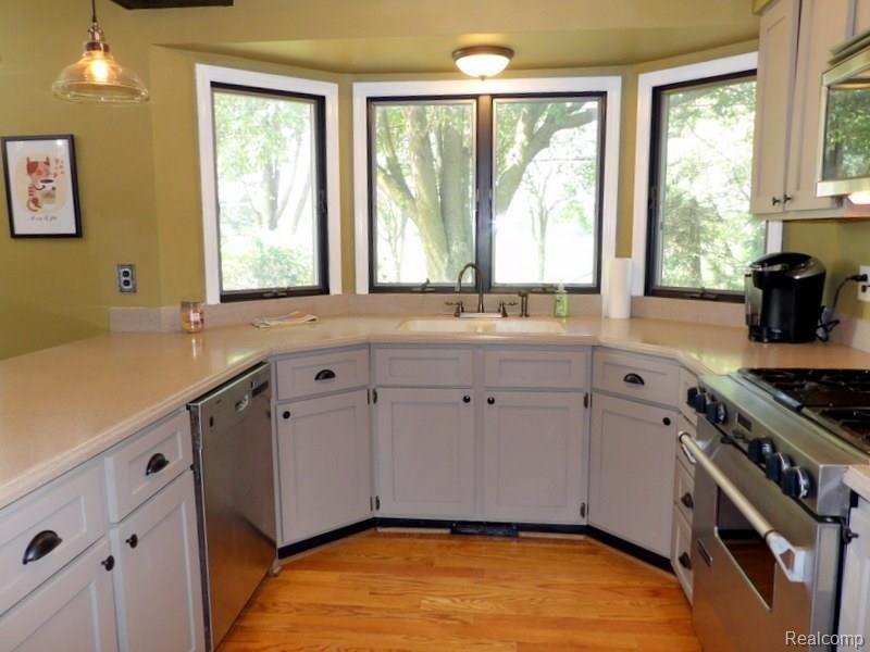 26426 Inkster Road Flat Rock, MI 48134 - Photo 24 of 56 102_4902.JPG