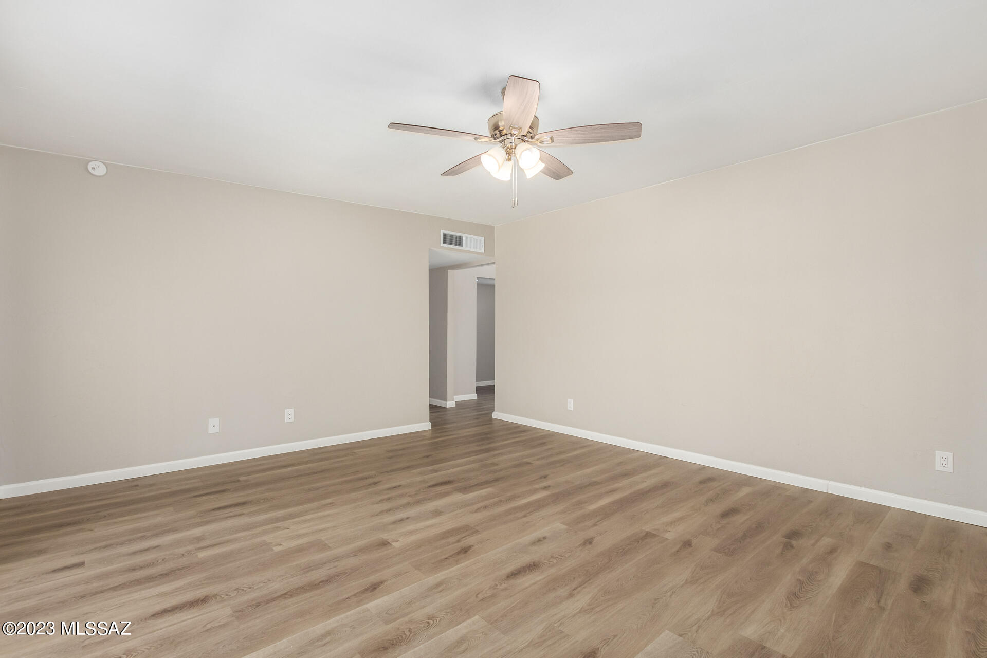 9501 East Stella Road Tucson, AZ 85730 - Photo 7 of 27 Gallery Image 7