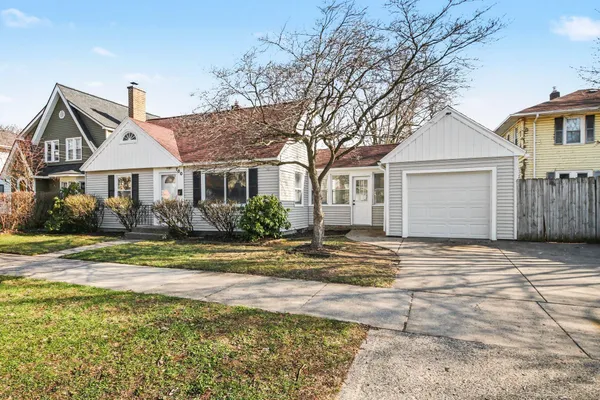 $289,900 | 700 Ardmore Street Southeast, Grand Rapids, MI 49507