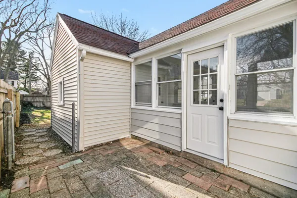 $289,900 | 700 Ardmore Street Southeast, Grand Rapids, MI 49507