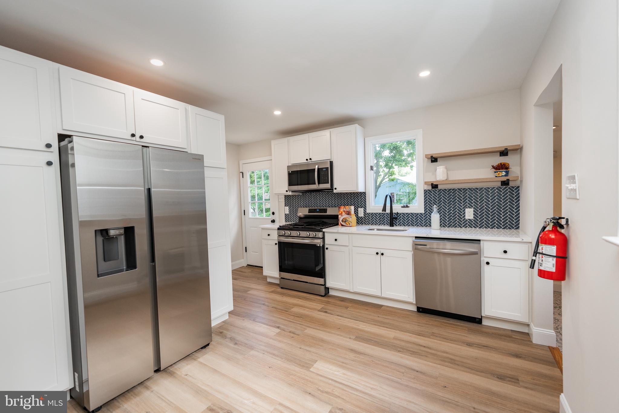 325 Chews Landing Road Lindenwold, NJ 08021 - Photo 9 of 29