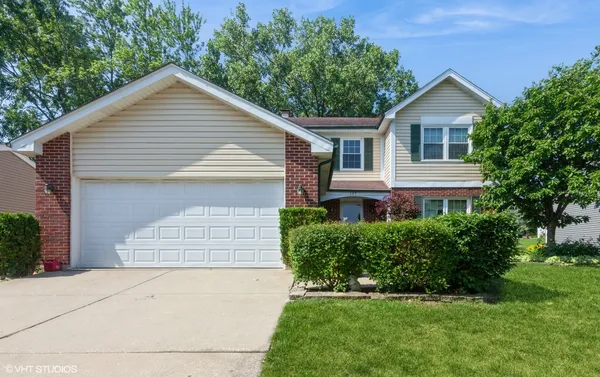 $644,900 | 145 Rumsey Place, Westmont, IL 60559