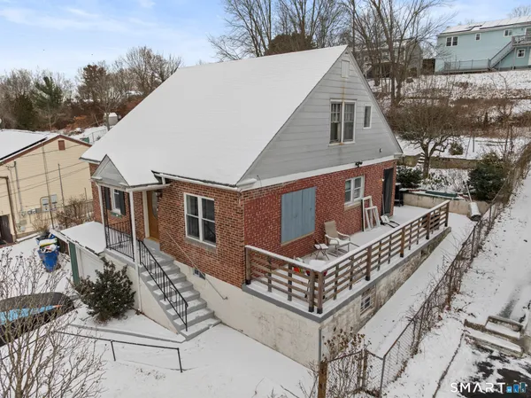 $384,000 | 590 North Walnut Street, Waterbury, CT 06704