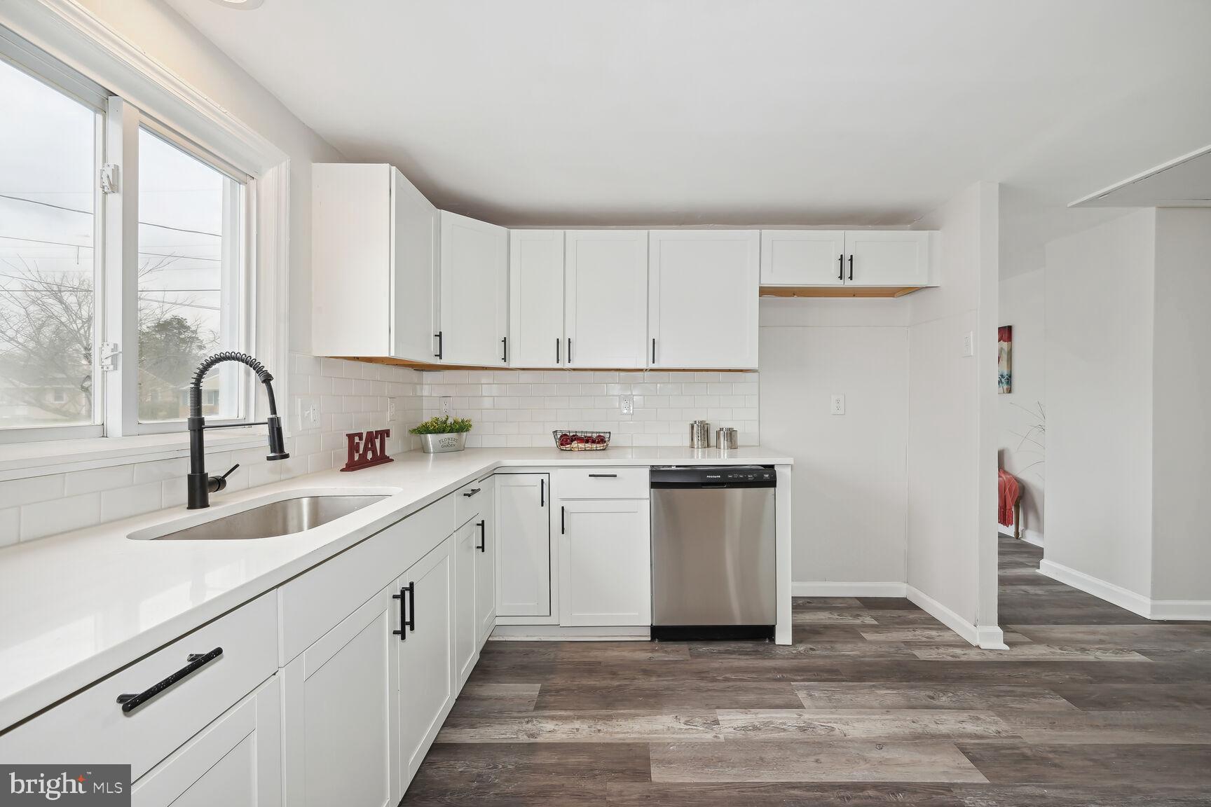 649 6th Avenue Lindenwold, NJ 08021 - Photo 14 of 22 Kitchen