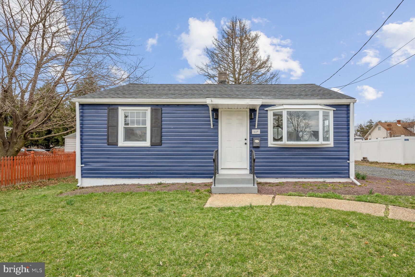 649 6th Avenue Lindenwold, NJ 08021 - Photo 2 of 22 Exterior Front