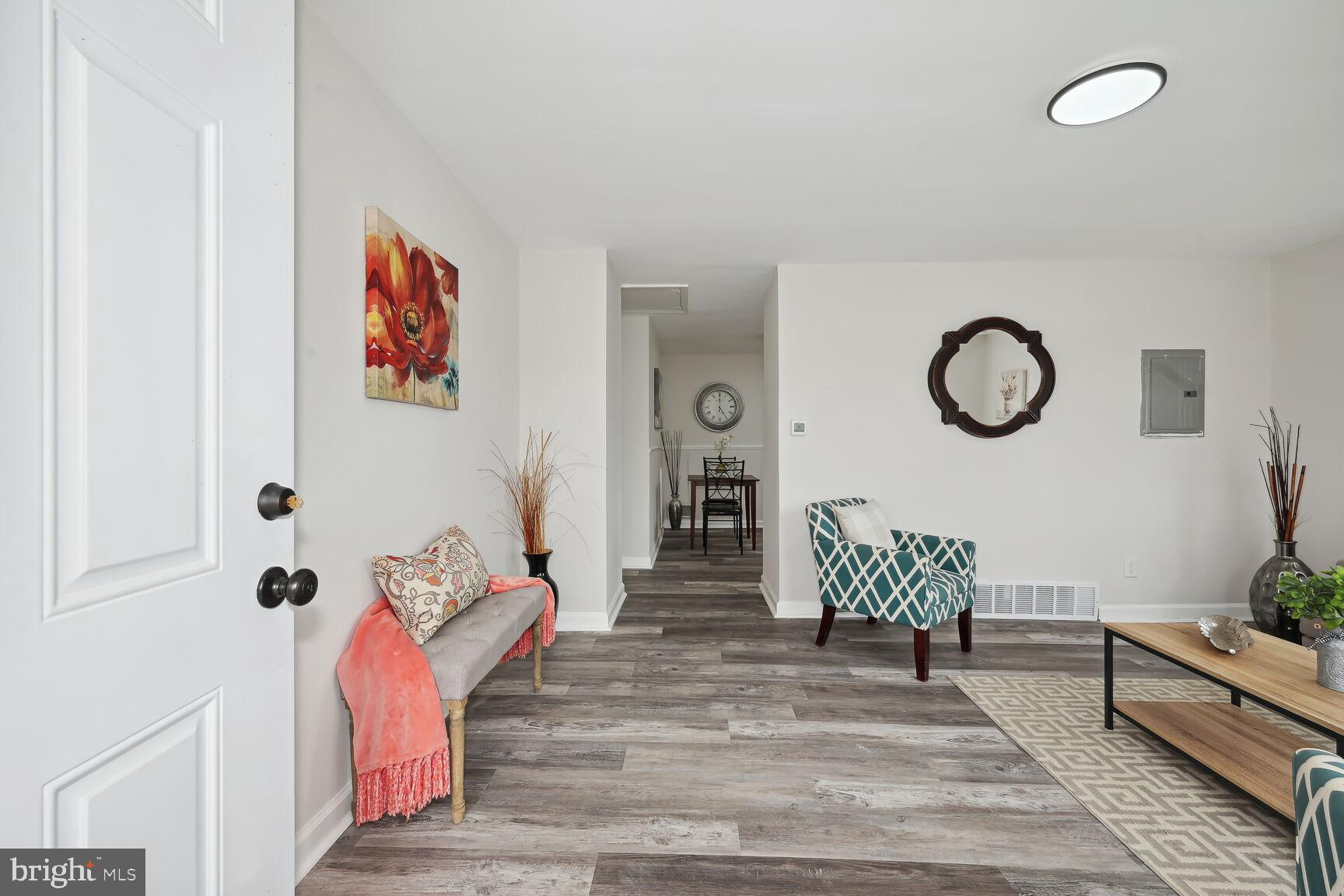 649 6th Avenue Lindenwold, NJ 08021 - Photo 4 of 22 Living Room